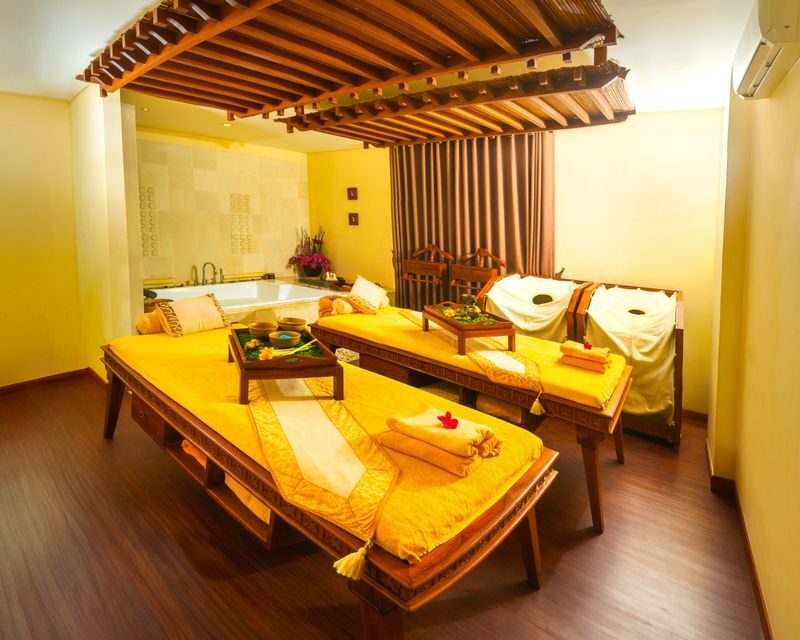 Relaxing Full Body Massage in Bintan | DBintan Salon Day Spa with F - A consultation before the massage