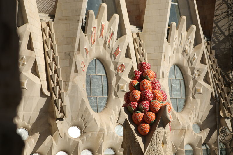 Sagrada Familia Guided Tour with Towers Access - Meeting near the basilica