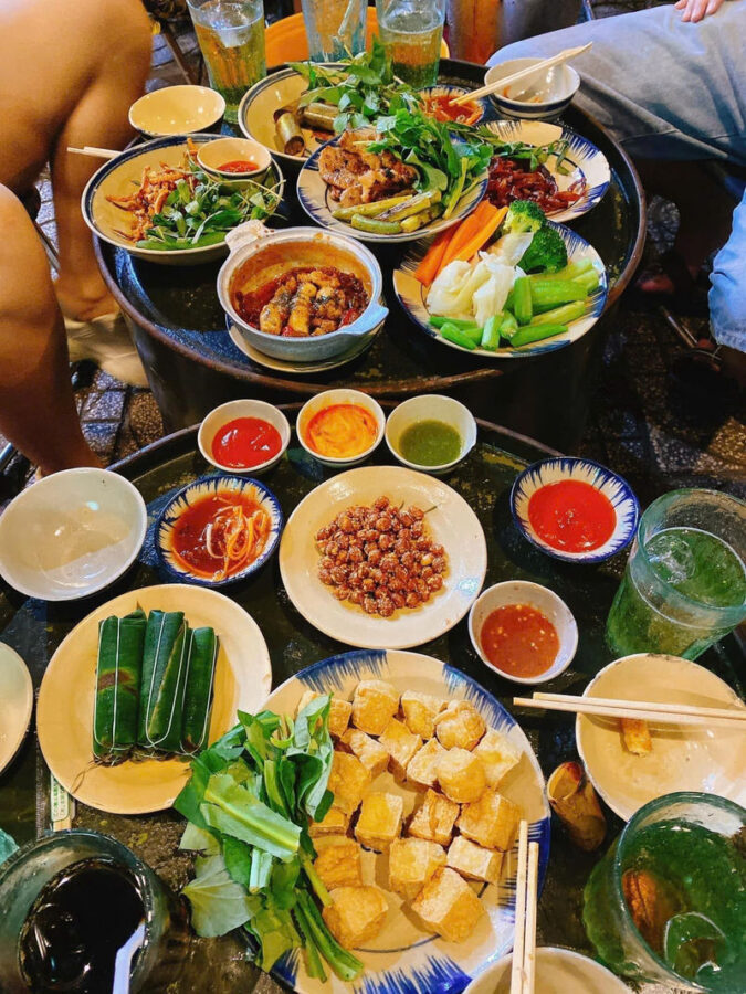 Saigon Craft Beer Tours Half-day Guided & Street Food Tour - Bia Hoi, craft beer, and the appeal of a guided night