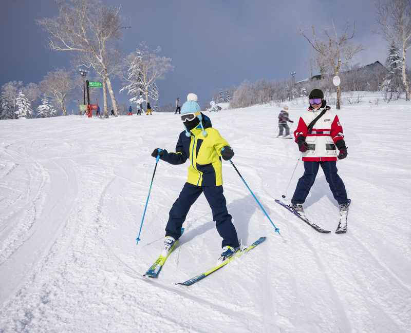 Sapporo Kokusai Ski Resort Ski & Snowboard Lesson - Meeting at Kokusai and getting onto the snow