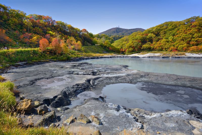 Sapporo Noboribetsu Jigokudani & Lake Toya Full-Day Tour with Iconic Photo Stops - What to expect at Noboribetsu Jigokudani