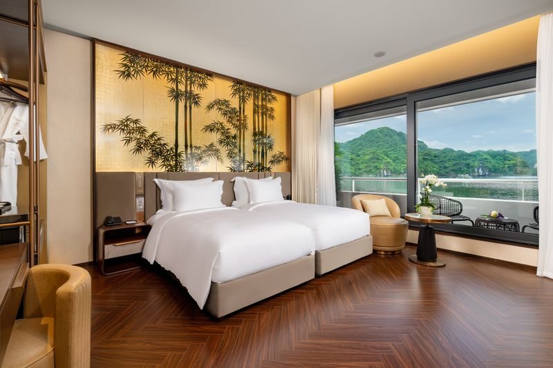 Sea Stars 2D1N Cruise: Ha Long Bay, Sung Sot, Ti Top - Lunch among Ha Long’s limestone islands