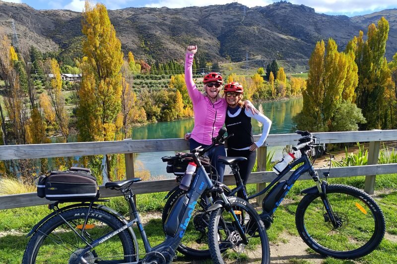 Self-Guided Lake Dunstan Cycleway Experience from Cromwell - Choosing a regular bike or e-bike