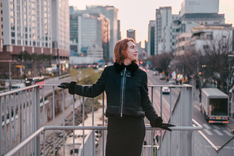 Seoul Golden Hour Photography Tour with Historian Guide - Soesulla-gil and the pleasure of finding side streets