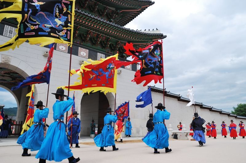 Seoul Gyeongbokgung & N Seoul Tower Full-Day Guided Tour - Older homes and cultural stops widen the picture