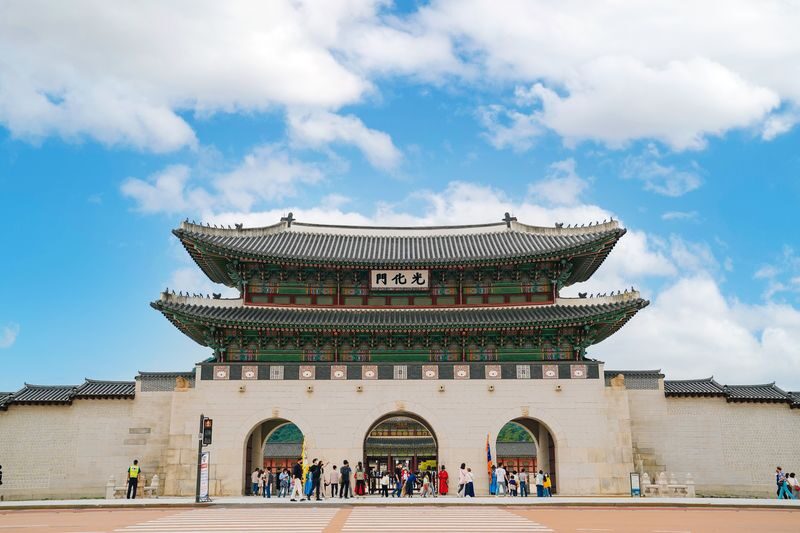 Seoul Gyeongbokgung Palace Half-Day Guided Tour - What the palace walk can show you