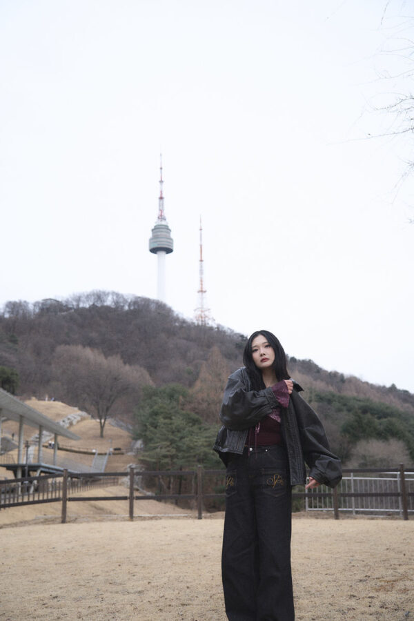 Seoul Photo Shoot with Local Photographer Experience - Meeting at Seoul Station, then choosing the setting