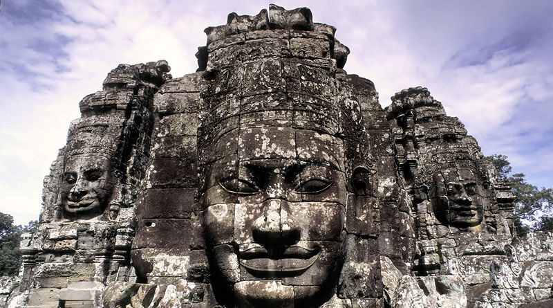 Siem Reap Angkor Wat & Phnom Bakheng Full-Day Private Guided Tour - Phnom Bakheng and the sunset view