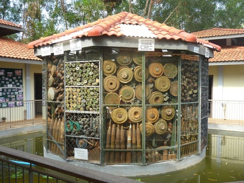 Siem Reap Banteay Srei & Kbal Spean Full-Day Tour with Landmine Museum - Kbal Spean: the walk is part of the visit