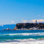 Small group tour for 9 people | One-day tour of Kamakura and Enoshima | Includes Enoden experience & Enoshima & Kamakurakoko-mae Station & Kamakura Great Buddha & Tsurugaoka Hachimangu Shrine | Round trip from Tokyo | Hotel pick-up and drop-off + Chinese - The Enoden: a short ride with a view