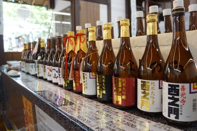 Snow Monkeys, Zenko-ji Temple & Sake in Nagano day tour - Zenko-ji, where a little context goes a long way