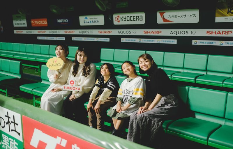 SoftBank Hawks MIZUHO PayPay DOME FUKUOKA Experience - The dugout, bullpen and locker rooms