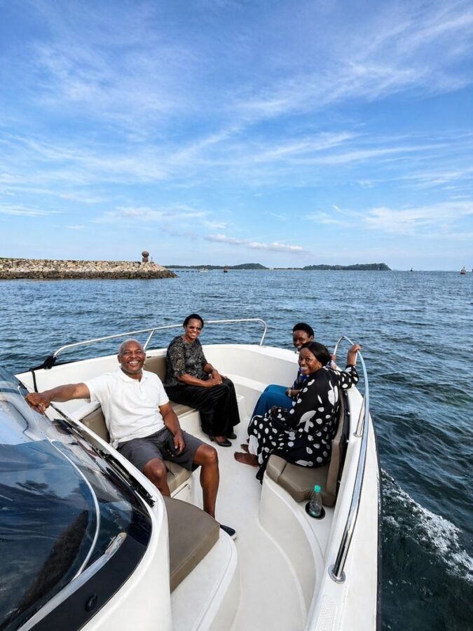 Speedboat Cruise & Marina Dine Adventure by YachtCruiseSG - The speedboat ride around the Southern Islands