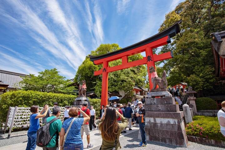 Splendours of Japan by Trafalgar - 9-Day Tokyo to Kyoto Tour - Mount Fuji and the long road to Takayama