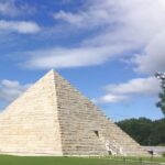 Stone Museum Hakusekikan - Make room for the exhibits, maze, and jewel hunt