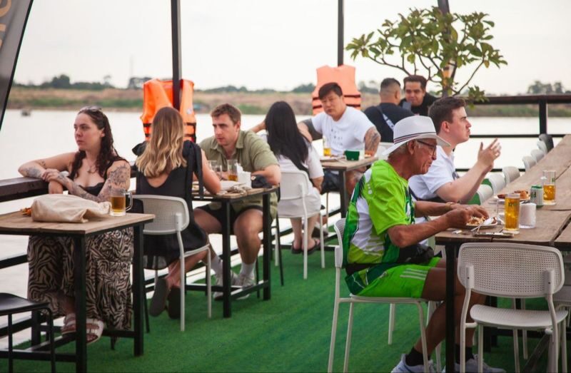 Sunset Cruise: Unlimited Cold Beers, BBQ buffet & Fruit Platter - What the evening schedule actually means
