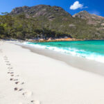 Tasmania Hobart Wineglass Bay Day Tour (Chinese Guided) - Swansea: a pause before Freycinet