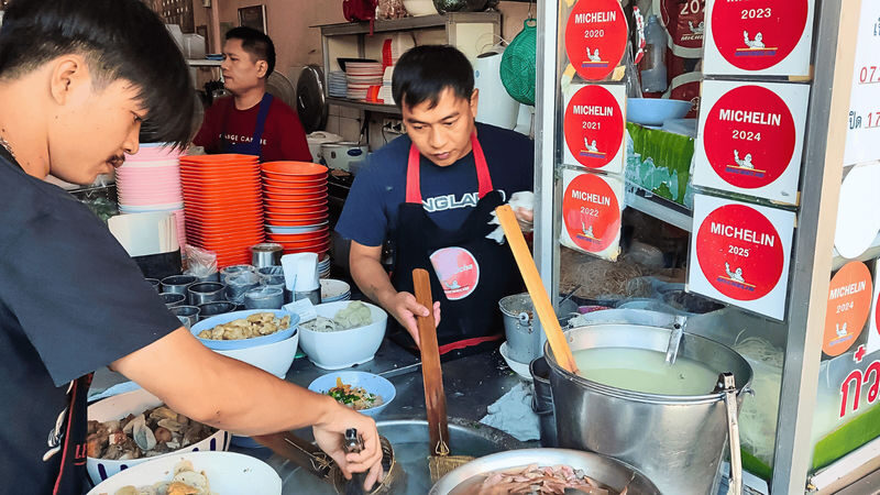 Taste of Chiang Mai Michelin Guide & Street Food Join Tour 2 hrs - Yen Ta Fo: Hakka pink noodles with a local story