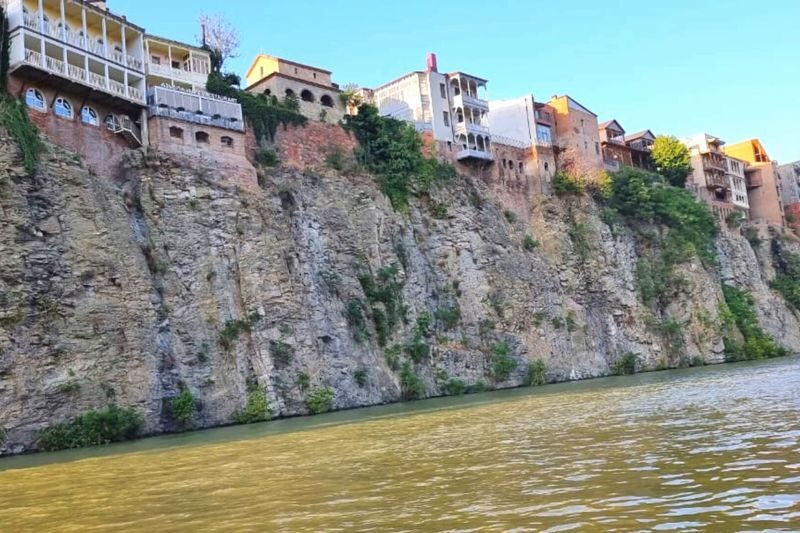 Tbilisi Narikala Fortress Old Town Half-Day Private Walking Tour - Taking the cable car up to Narikala Fortress
