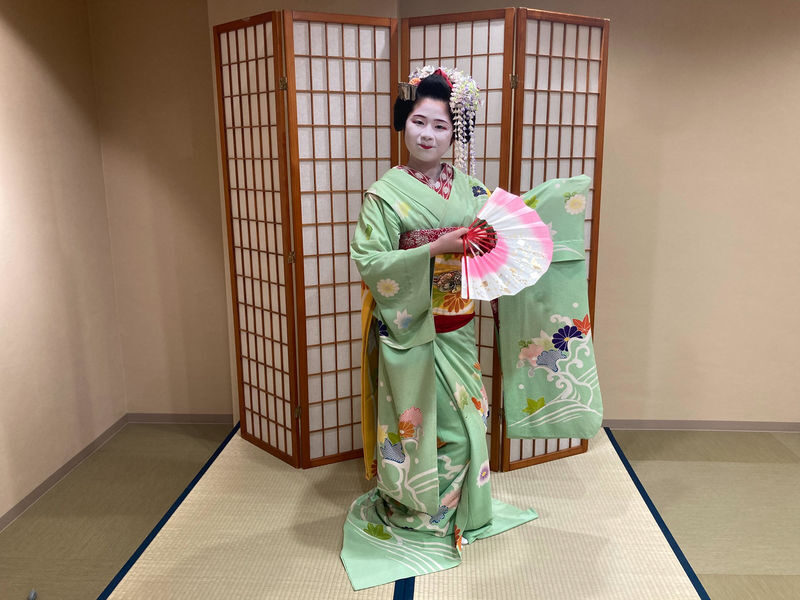 Tea Ceremony, Dance and Game with Japanese Maiko - Tea etiquette, matcha and a small sweet