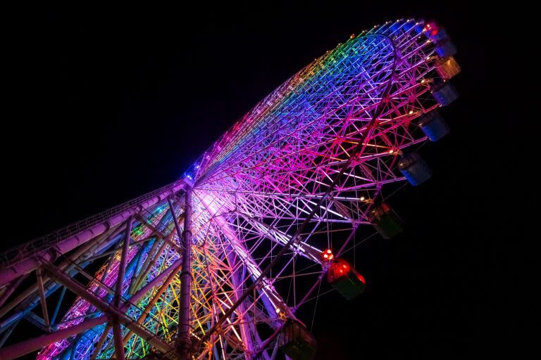 TEMPOZAN Giant Ferris Wheel - Boarding at Tempozan Harbor Village