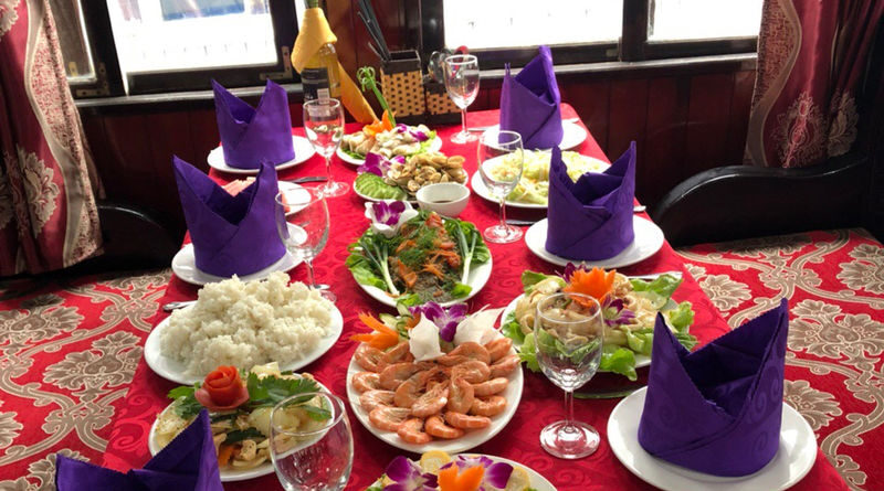 Thang Loi Day Cruise: Ha Long Bay, Sung Sot, Ti Top - Ha Long Bay from the water