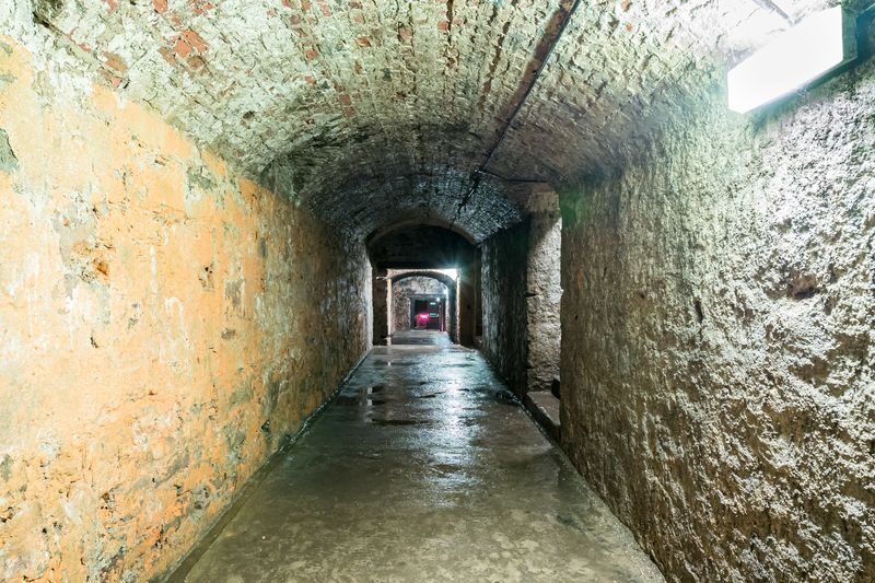 The Edinburgh Vaults Tour - A guide-led hour in low light