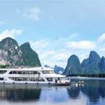 Three-star Li River cruise deep experience - Spotting the nine horses at Mural Hill