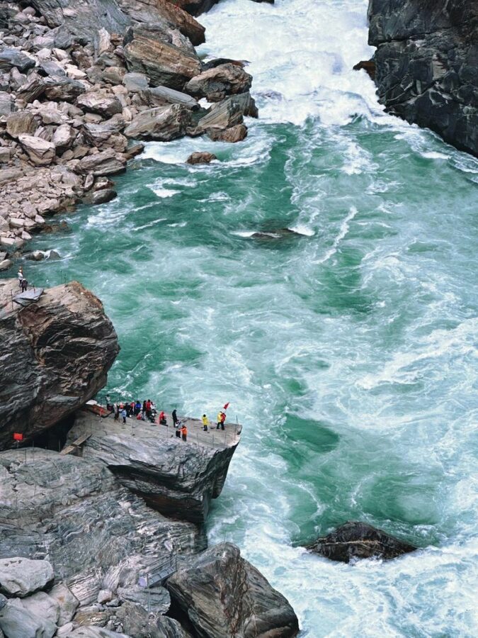 Tiger Leaping Gorge & Haba Snow Mountain Full-Day Small Group Adventure - Shangri-La’s stops offer more than mountain views