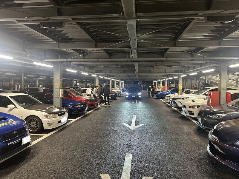 Tokyo Daikoku & Rainbow Bridge Half-Day Tour with Car Parts Store - Rainbow Bridge gives the night a change of pace