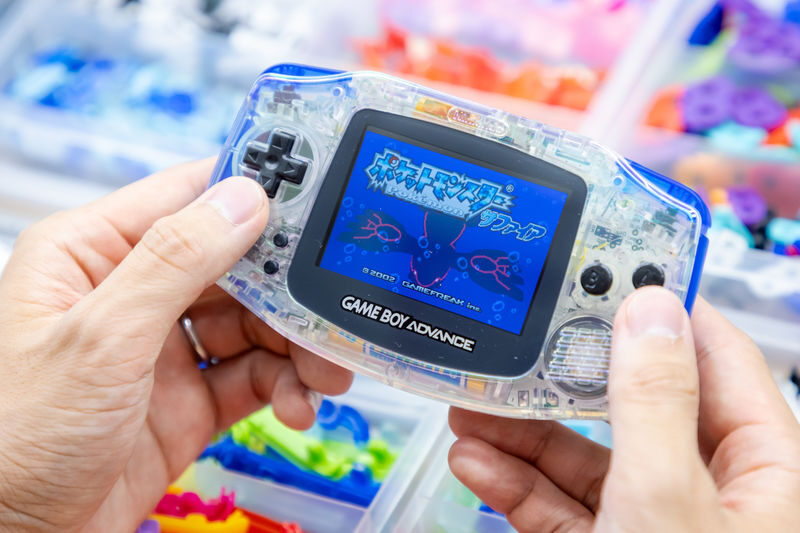 Tokyo: Game Boy Mod Workshop in Akihabara (Original/Advance) - Choosing between the DMG-01 and the Game Boy Advance