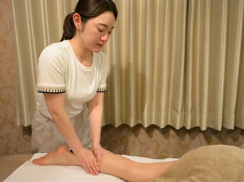Tokyo Ginza Skin Quality Improvement Beauty Salon Delasser salon - Choosing one of the five Christina treatments