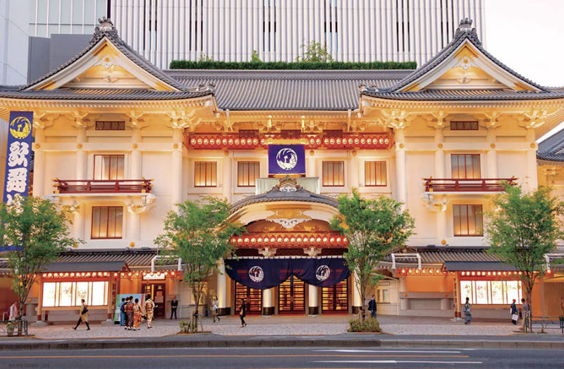 Tokyo Ginza & Yurakucho Small Group Walking Tour - Art exhibits give the walk a point of view