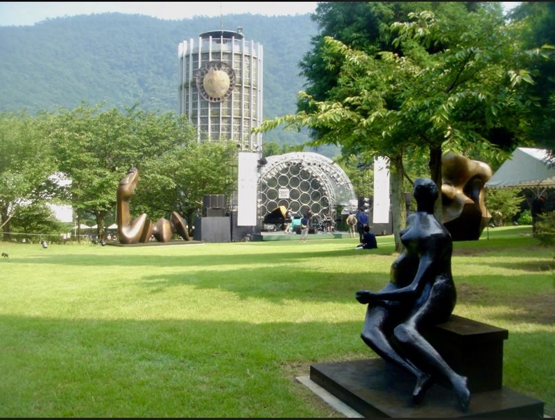 Tokyo Hakone & Gotemba Premium Outlets Full-Day Private Tour - Lake Ashi: a scenic pause with a choice to make