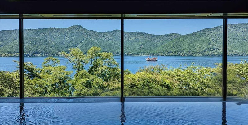 Tokyo Hakone Shrine & Atami Fireworks Full-Day Romantic Tour - Atami fireworks are the evening’s main event