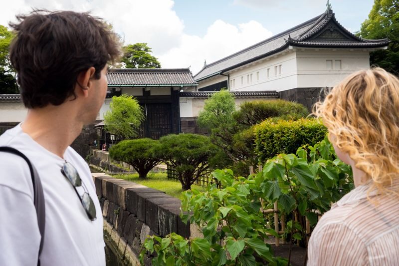 Tokyo: Imperial Palace & Shogun Castle Walking Tour - Starting at Wadakura Fountain Park