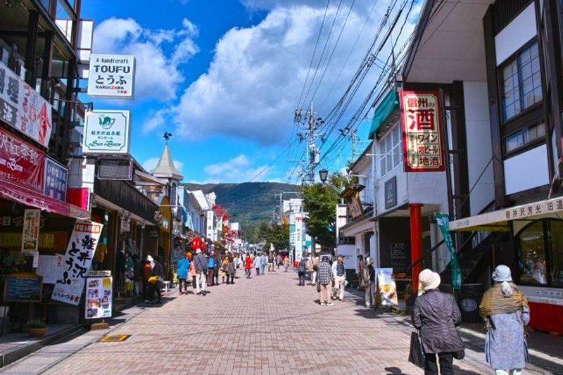 Tokyo Karuizawa Romantic Small Group Day Tour - What the full-day format means for you