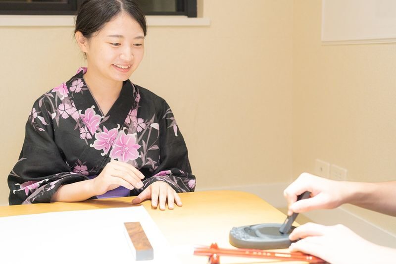 Tokyo: Private Calligraphy Class at Japanese Room in Shibuya - From ink preparation to your own calligraphy