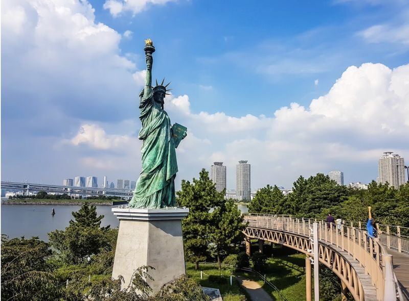 Tokyo Private Chartered Car Day Tour (Customizable Itinerary) - The car is most useful between stops