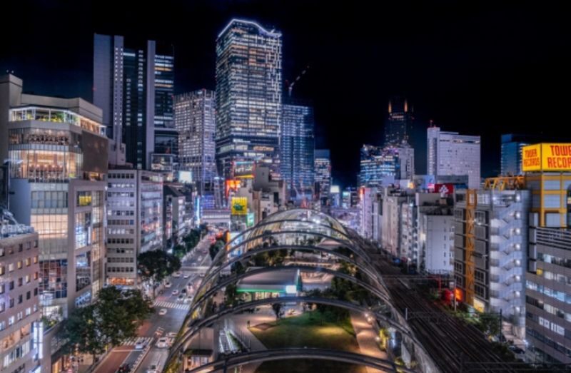 Tokyo Shibuya & Shinjuku Night Food Tour - The scramble crossing and Shibuya’s shopfronts