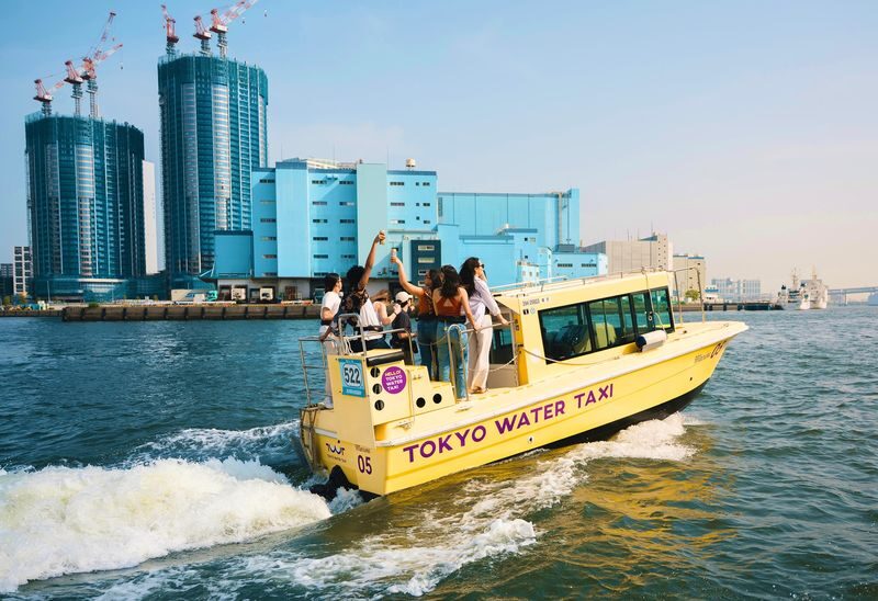 Tokyo: Sunset Boat Cruise with Local Guide on Private Boat - A small boat makes the views feel close