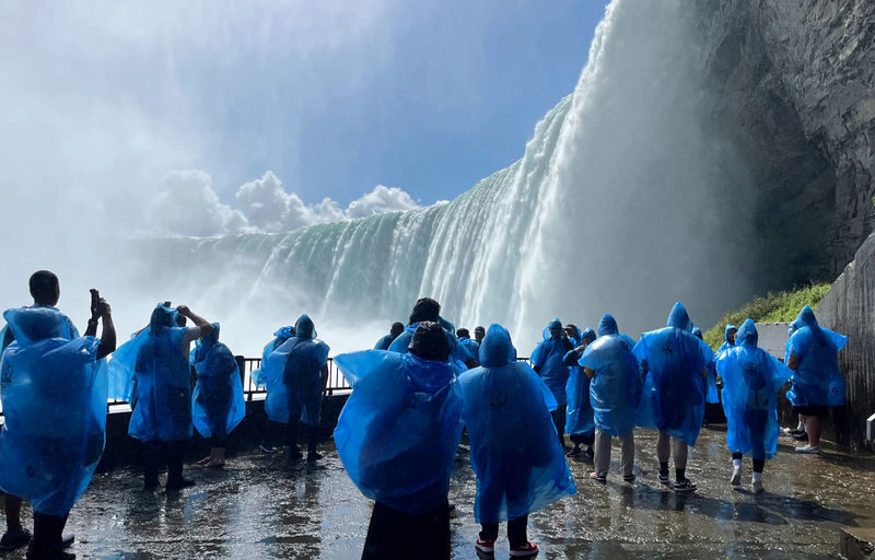 Toronto Niagara Falls Day Tour with Boat Cruise - A maple tasting stop with a shopping caveat