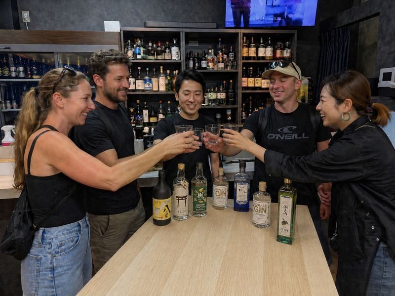 Tsukiji Temaki Sushi Cooking Class: Fresh Seafood & Vegan Options - What kind of cooking class is it?