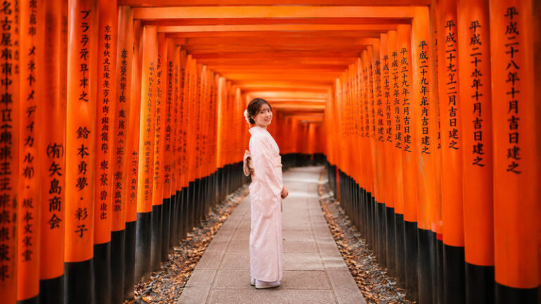 Uji Byodoin & Uji Matcha Food Street & Uji River & Uji Park & Fushimi Inari Taisha & Katsuo-ji Daruma Wall Day Tour (Departing from Osaka and Kyoto) - Uji’s tea streets, river and Phoenix Hall