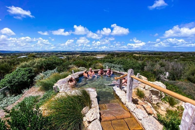 Ultimate Peninsula Hot Springs Day Tour - The ride from Melbourne and what the guide adds