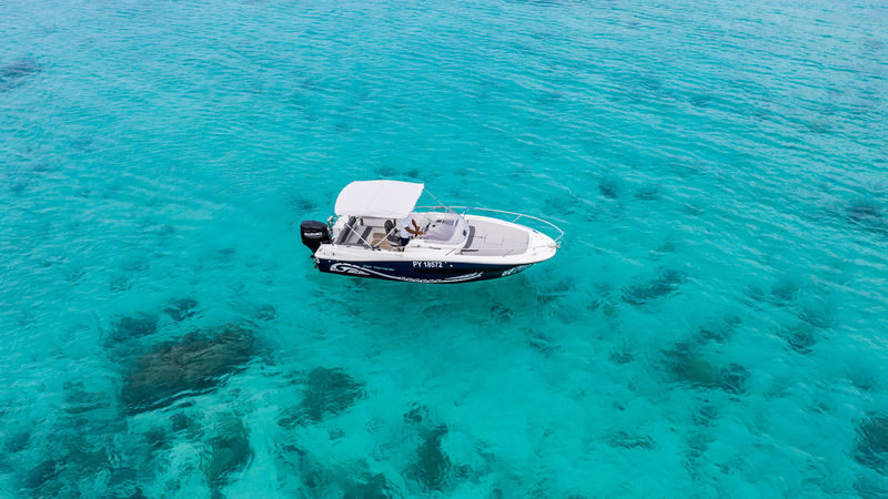 Ultimate Romantic Experience in Bora Bora - Lunch on a private motu is the day’s pause