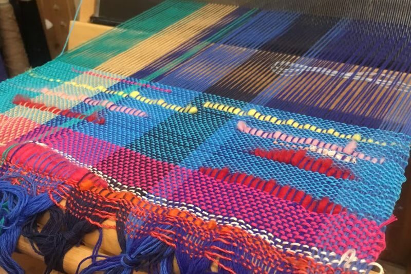 Umeda Weaving Experience (Osaka) - Start with the loom, then choose your colors