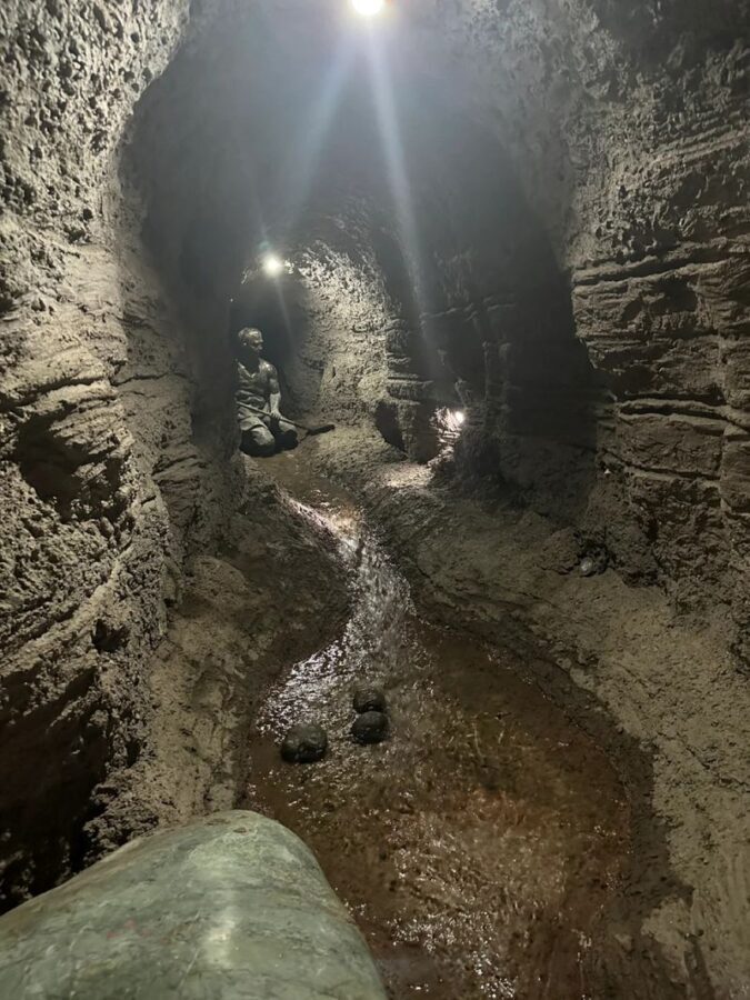 Urumqi Turpan Karez Well/Mazar Village One-Day Tour - From Urumqi to Turpan by train