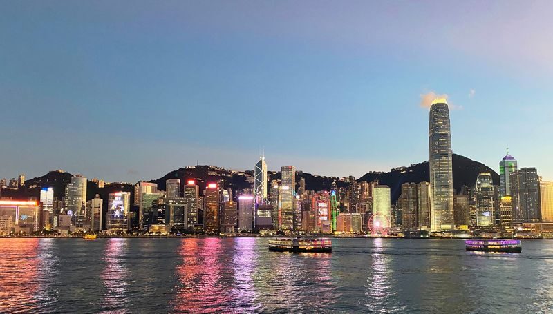 Victoria Harbour Evening Unlimited Drink Cruise by Wing On Travel - What happens during the cruise