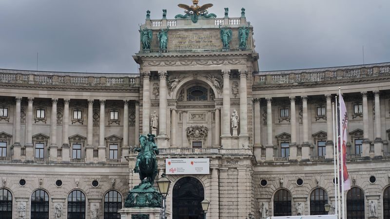 Vienna City Center tour - From Minoritenplatz to the Gothic Minoriten Church